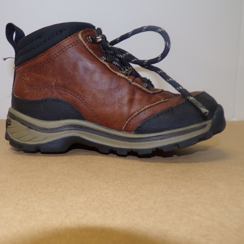 Boy's shoes